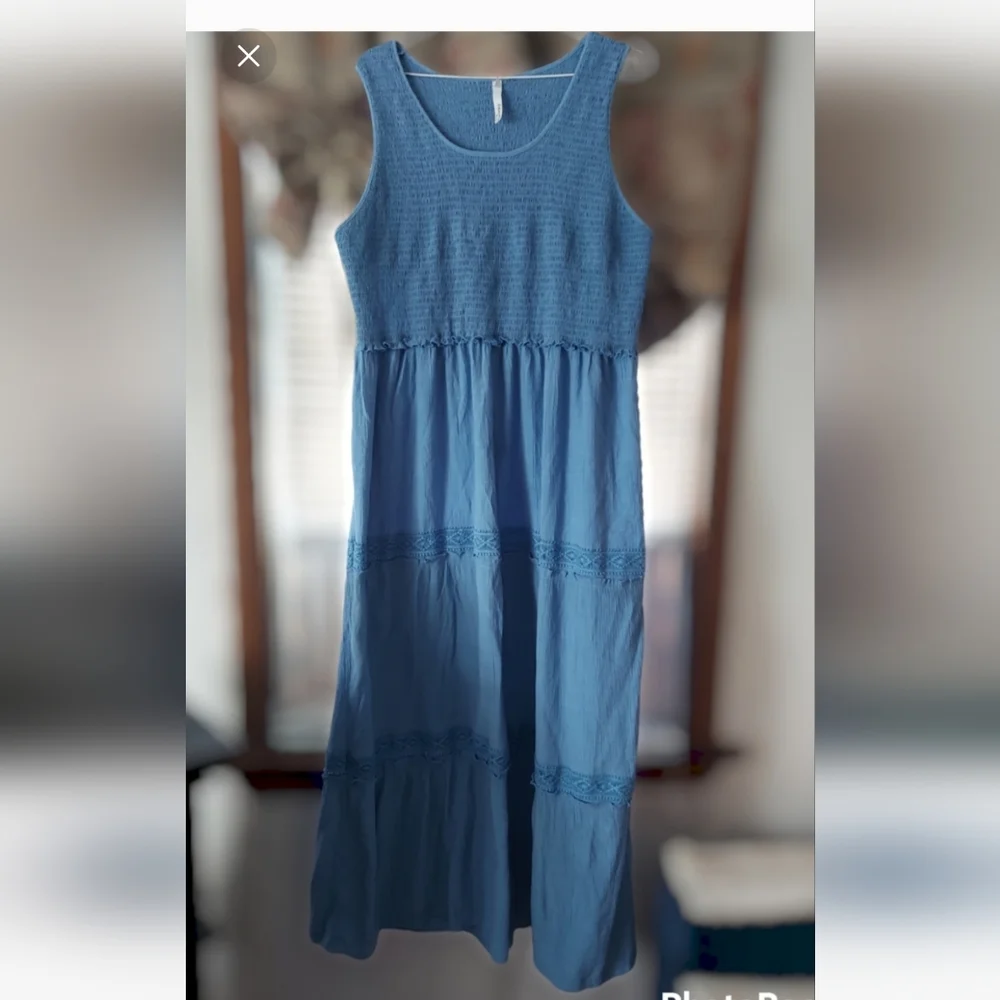 NY Collection Smocked Maxi Dress. - Picture 5 of 7